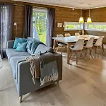 Feriehus 4 Bedroom Gorgeous In Edland