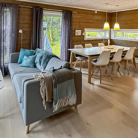 Vakantiehuis 4 Bedroom Gorgeous In Edland