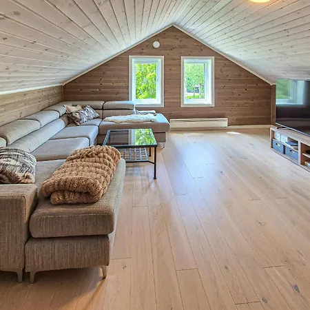 Vakantiehuis 4 Bedroom Gorgeous In Edland *