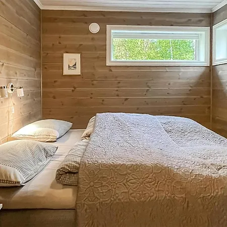 Nydelig Hus Med 4 Soverom I Edland Feriehus *