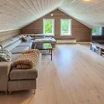 Feriehus 4 Bedroom Gorgeous In Edland *