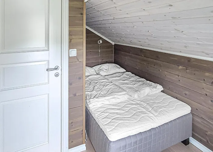 4 Bedroom Gorgeous In Edland * Vågsli